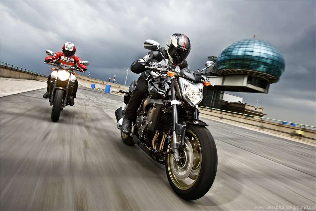 2015 Yamaha FZ1 Image