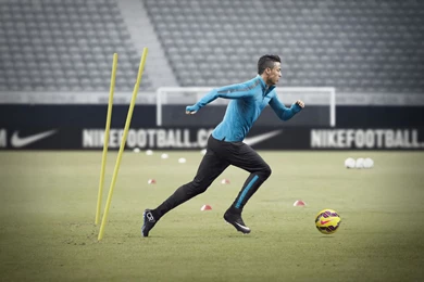Cristiano Ronaldo Nike Running Wallpapers Cristiano Ronaldo ...