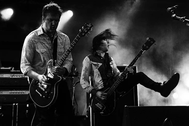 675x494px Queens Of The Stone Age 255.61 KB