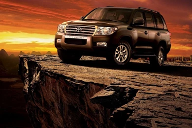 Toyota_land_cruiser_wallpaper .jpg
