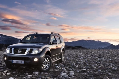 2011 Nissan Pathfinder And Navara Wallpapers