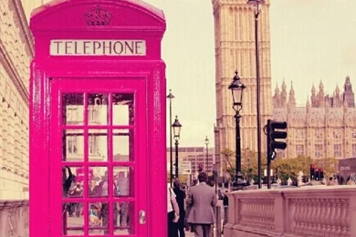 PINK TELEPHONE BOOTH!