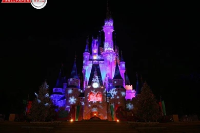 Momhes: Free Disney Wallpapers