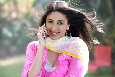 Smile Face Of Actress Kareena Kapoor During Talking Mobile With ...