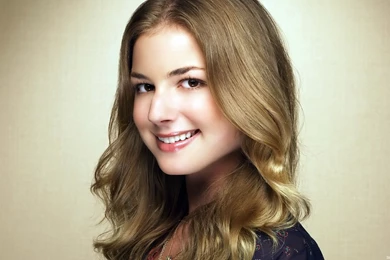 Emily Vancamp Wallpapers