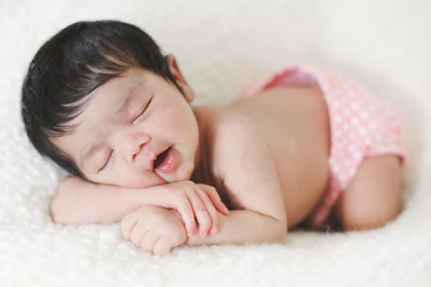 Cute Newborn Baby Girl Photos 9.jpg