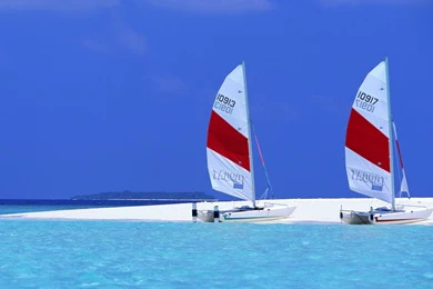 Sailing Boats On Exotic Beach : Desktop And Mobile Wallpapers ...