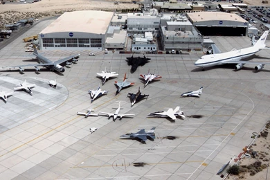 Aircraft Airfield B 52 Stratofortress Boeing F 15 Eagle F 16 ...