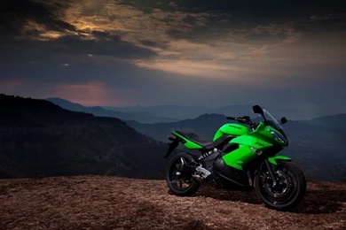 Kawasaki Ninja 300 Wallpaper.