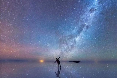 Dancing Among The Stars (Salar De Uyuni, Bolivia) : Pics