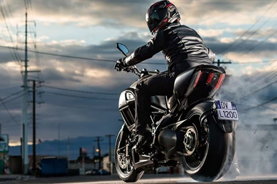 2015 Ducati Diavel Wallpapers