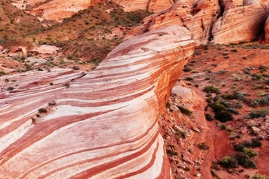 Cliff Red Rock Desert Scenery iPhone Wallpapers