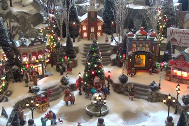 Disney's Yacht Club Resort Holiday Train Display With Department ...